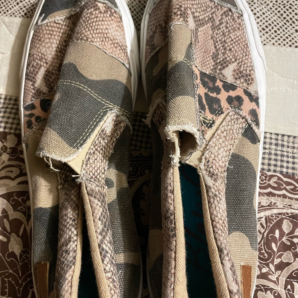 Blowfish Camouflage Patterned Flats